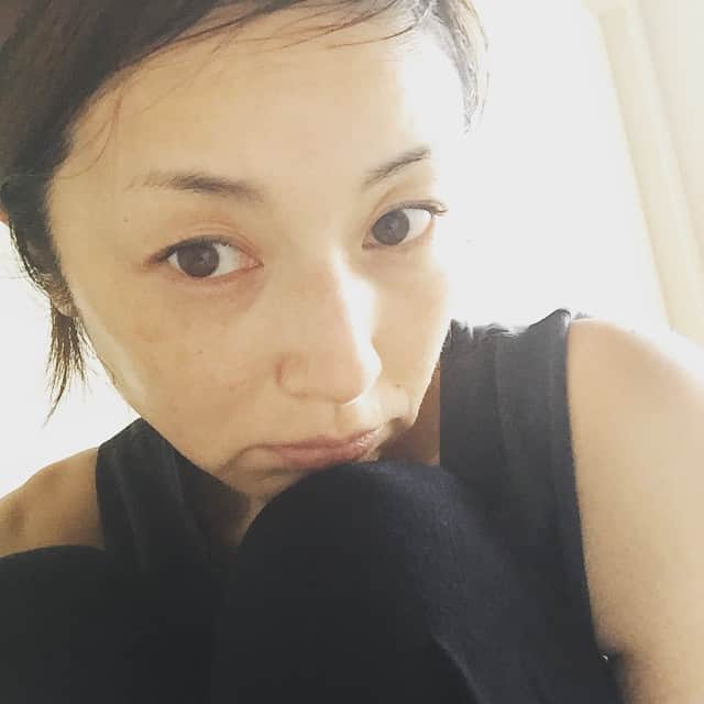 高岡早紀 さんのインスタグラム写真 - (高岡早紀 Instagram)「おはよ。 地方ロケ3日目… もうホームシック。。」6月17日 6時30分 - saki_takaoka