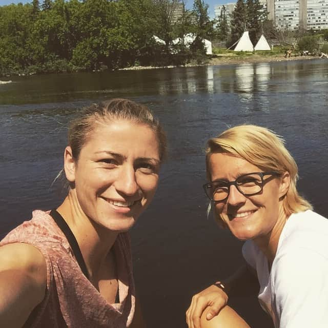 ビアンカ・シュミットのインスタグラム：「Sonne genießen am Ottawa River 😊 #saskiabartusiak#ottawa#fifawomensworldcup2015」