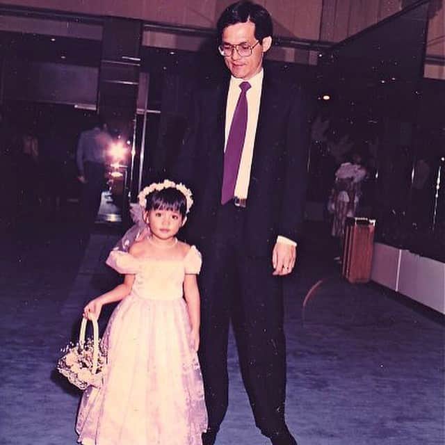 アリッサのインスタグラム：「the B E S T. #favoritepersonEVER #myheartbelongstodaddy #awissabébé x」