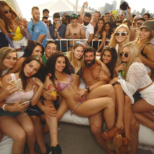 ダン・ビルツァーアンさんのインスタグラム写真 - (ダン・ビルツァーアンInstagram)「I'm slightly worried that only the good looking girls will vote for me #Bilzerian16」6月22日 22時15分 - danbilzerian