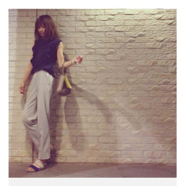 shenaaa16のインスタグラム：「*** *  #FRAY_ID フリルトップス *  #ZARA ストライプパンツ *  前髪…バッサリ〜 何年ぶりだろう〜(⸝⸝˃̶͈ ૢ ૢ˂̶͈⸝⸝)♡」