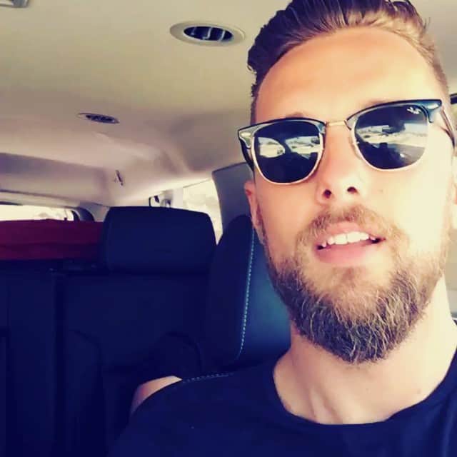 ベン・ヘイマーのインスタグラム：「Long old road trips in California! @jordanbarlow99 pick your arse up! #Cali #sandiego」