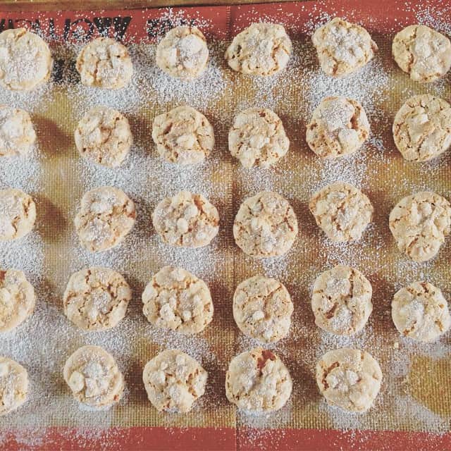 小堀紀代美さんのインスタグラム写真 - (小堀紀代美Instagram)「私にぴったり！の生地をスプーンで落として作るクッキー。 フルーツケーキと一緒に無事に発送しました。」6月24日 19時04分 - likelikekitchen