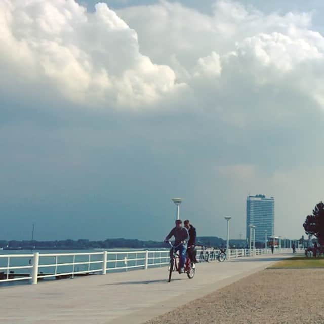 ニルス・ペテルセンのインスタグラム：「#TourDeEastSea🚴🏽🚵🏽」