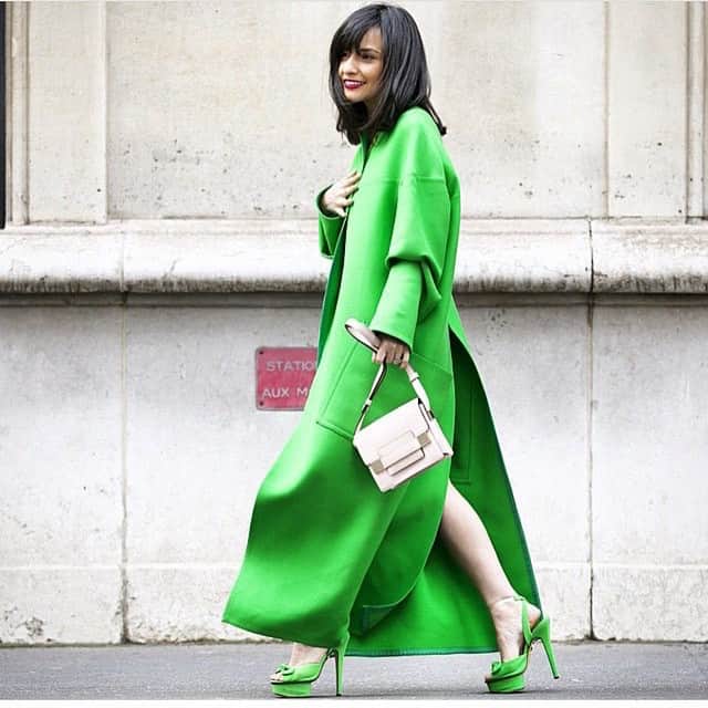 デルボーさんのインスタグラム写真 - (デルボーInstagram)「#style in #Paris with @unelibanaiseaparis & her @delvaux Madame Mini bag in Polo leather #Instabag」6月30日 22時56分 - delvaux