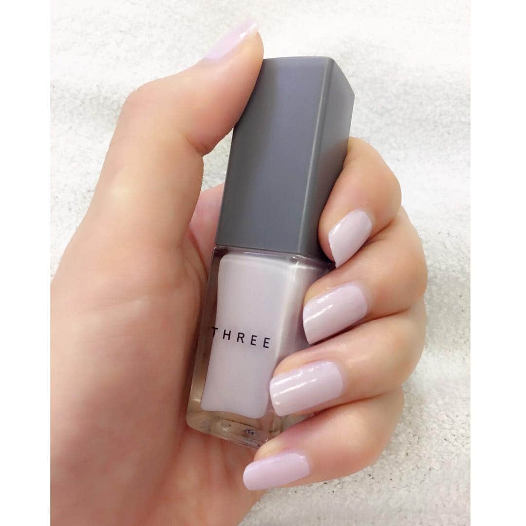久慈暁子さんのインスタグラム写真 久慈暁子instagram Threeのグレーっぽいピンクのネイル かわいい色味 Three Gray Pink Nail 7月5日 14時49分 Kuji Akiko