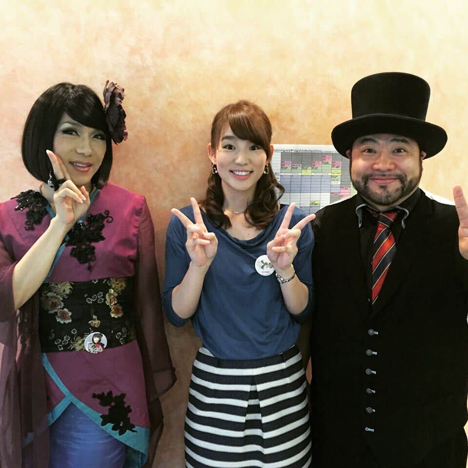 ブルボンヌのインスタグラム：「甲府駅前で公開生放送〜！初男爵❤️」
