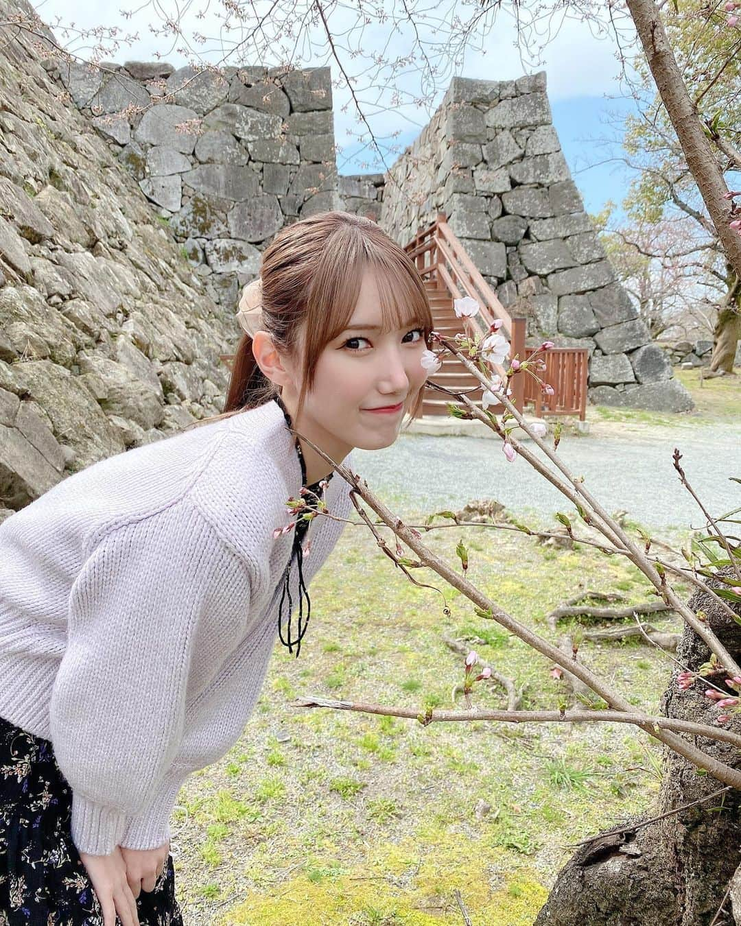 田中菜津美さんのインスタグラム写真 - (田中菜津美Instagram)「春がきた🌸 . 舞鶴公園にもさくら咲いてました🥰 来週あたりにはもっと咲いてるかな？🌸 . こんな感じでお父さんと 休日デートしました💕 . #ootd #桜 #さくら #舞鶴公園 #春コーデ  #私服 #coordinate #春服 #fashion」3月20日 19時41分 - natsumitanaka_0810