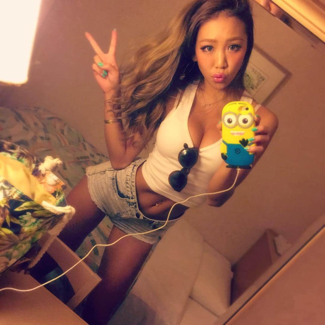 のインスタグラム：「山梨とうちゃーっく🚅+*✨ これからディナーだよん😋🍴 BIKINI NIGHT in 山梨@AZM 🎧with@tjo_dj 出番は1:50からだよ💕 #cjnatsu #cjd #cyberjapan #cyberjapandancers #サイバージャパン #サイバージャパンダンサーズ #bikininight #azm #rentalspeacazm」