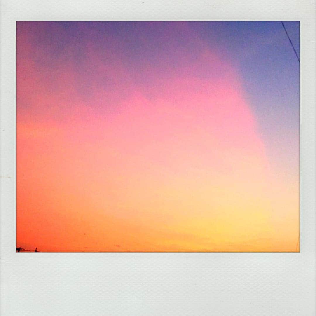 熊井友理奈さんのインスタグラム写真 - (熊井友理奈Instagram)「夕焼けが綺麗だった☀︎癒される〜☺️おやすみなさい。💤」8月2日 1時32分 - kumai_yurina