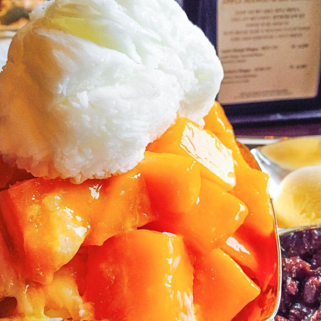 Elva Niさんのインスタグラム写真 - (Elva NiInstagram)「Snowflakes Apple mango bingsu❄️ #deliciousshavedice #massitdda」8月2日 19時15分 - misselvani