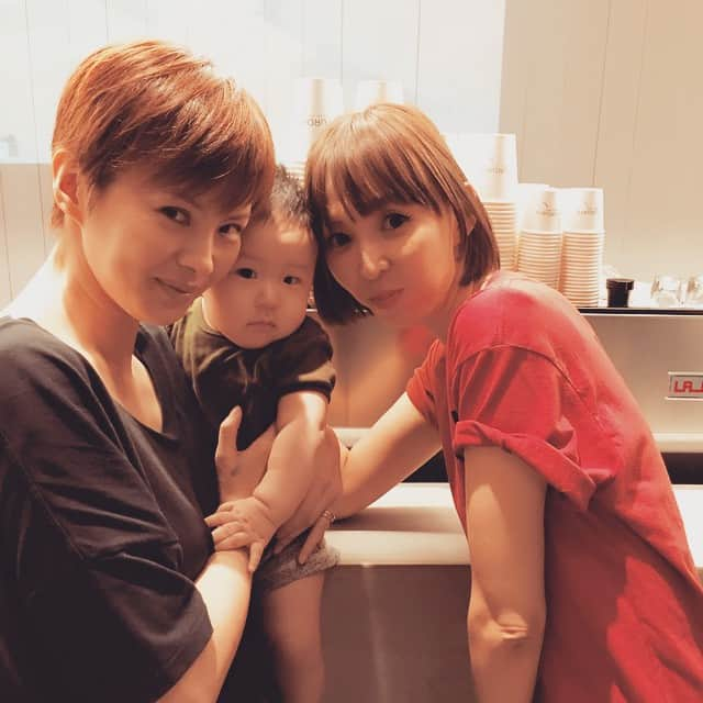 鑑田幸代さんのインスタグラム写真 - (鑑田幸代Instagram)「やっと青ちゃんに会えた😘👶🏻❤️ 又名古屋に来てね〜〜 #saturdayssurf #saturdayssurfnyc #saturdayssurfNAGOYA #saturdaysnyc #今宿麻美 #青馬」7月12日 21時39分 - yu_ki_yoo