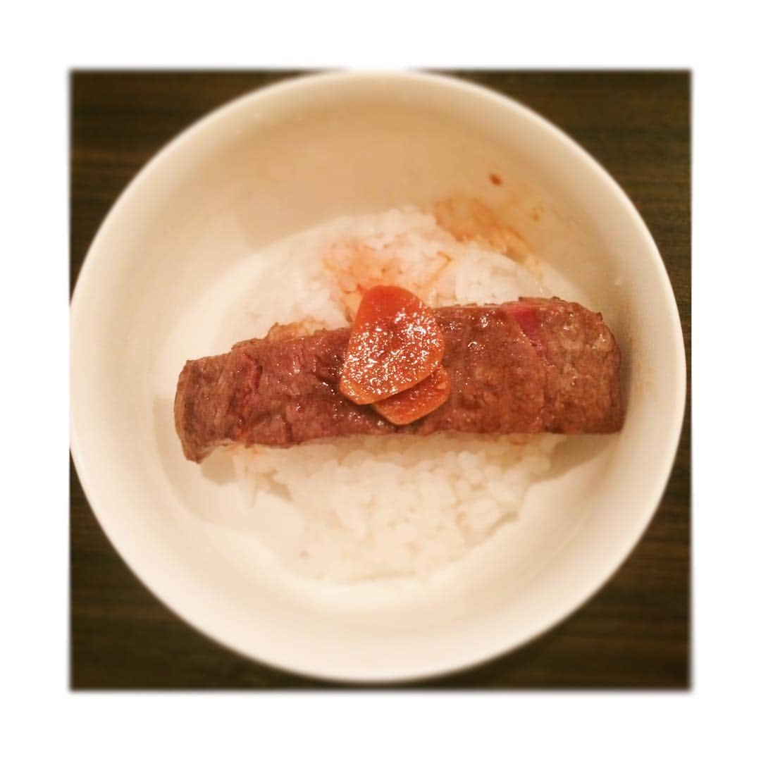 川村桃子さんのインスタグラム写真 - (川村桃子Instagram)「SATOブリアンのシャトーブリアンの“ぶり飯”お肉噛む必要無かった… 阿佐ヶ谷まで行った甲斐があった #SATOブリアン #焼肉 #阿佐ヶ谷 #ぶり飯 #美味しゅうございました #腹いっぺーちゃん #シャトーブリアン #週2焼肉 #桃子は美味しい物が好き #mogmogmomolog #桃ログ #yakiniku #instafood #Gourmet #グルメ #japan #tokyo #restaurant #肉 #meat」7月15日 0時18分 - momo_k1014