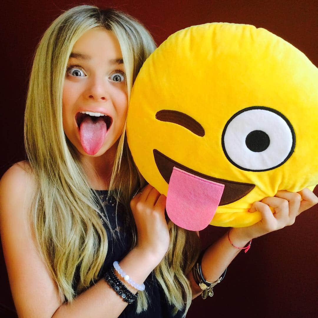 Mia Diazのインスタグラム：「My face right now cause I just uploaded a new video to my YouTube channel😜😜😜😜 link in my bio guys go check it out 😜😜😜😜😜😜😜😜😜😜😜😜」