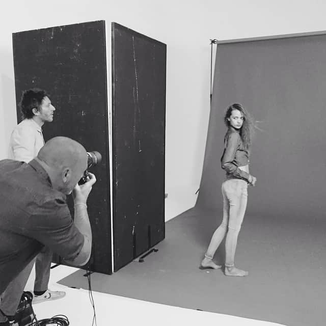 コーゾーデニムのインスタグラム：「Sneak peak. @axl_jansen @leonielvl @ingonolden #kohzodenim #behindthescenes #photoshoot #models #photography #camera #berlin #behindkohzo」