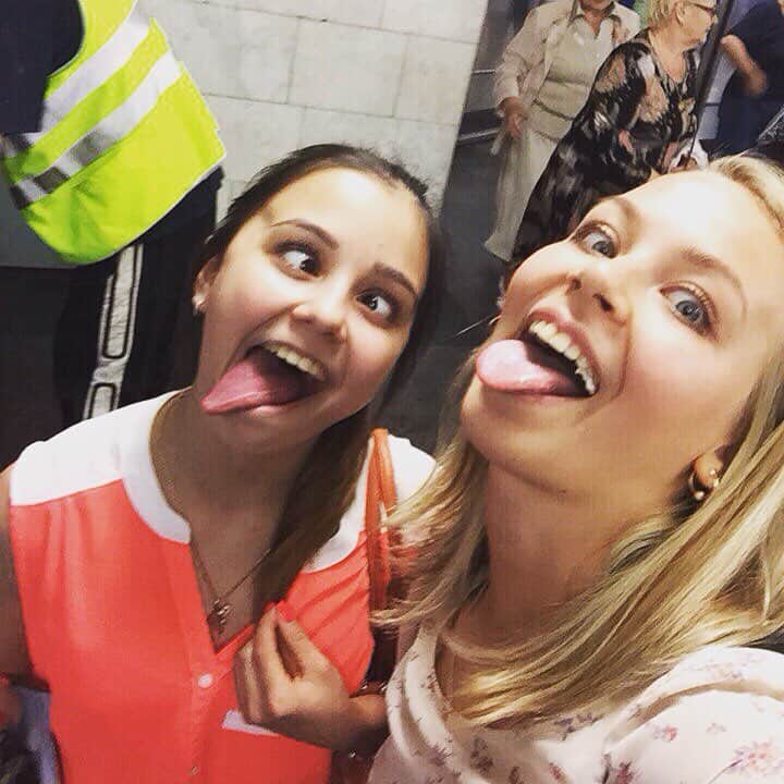 のインスタグラム：「*******е на голову😂」