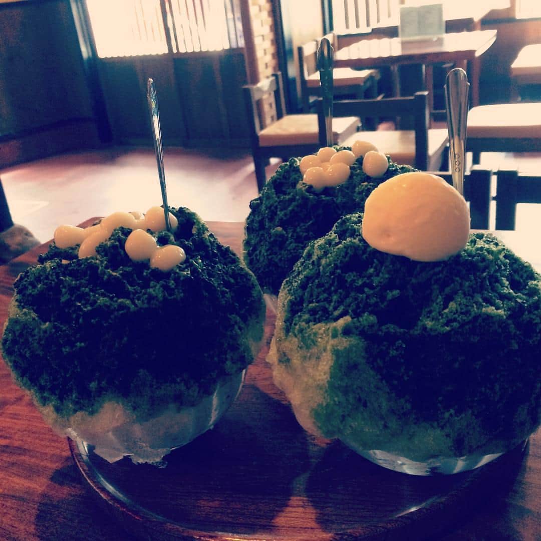笛木優子のインスタグラム：「昨日のかき氷。（笑）🍨 おいすぃ。  #京都#弥次喜多」