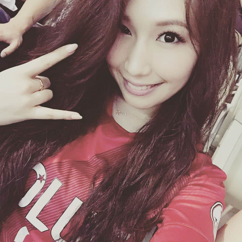 佐山愛のインスタグラム：「#浦和レッズ #埼玉スタジアム #すっかりサポーター気分♪ #応援のお歌覚えたい」
