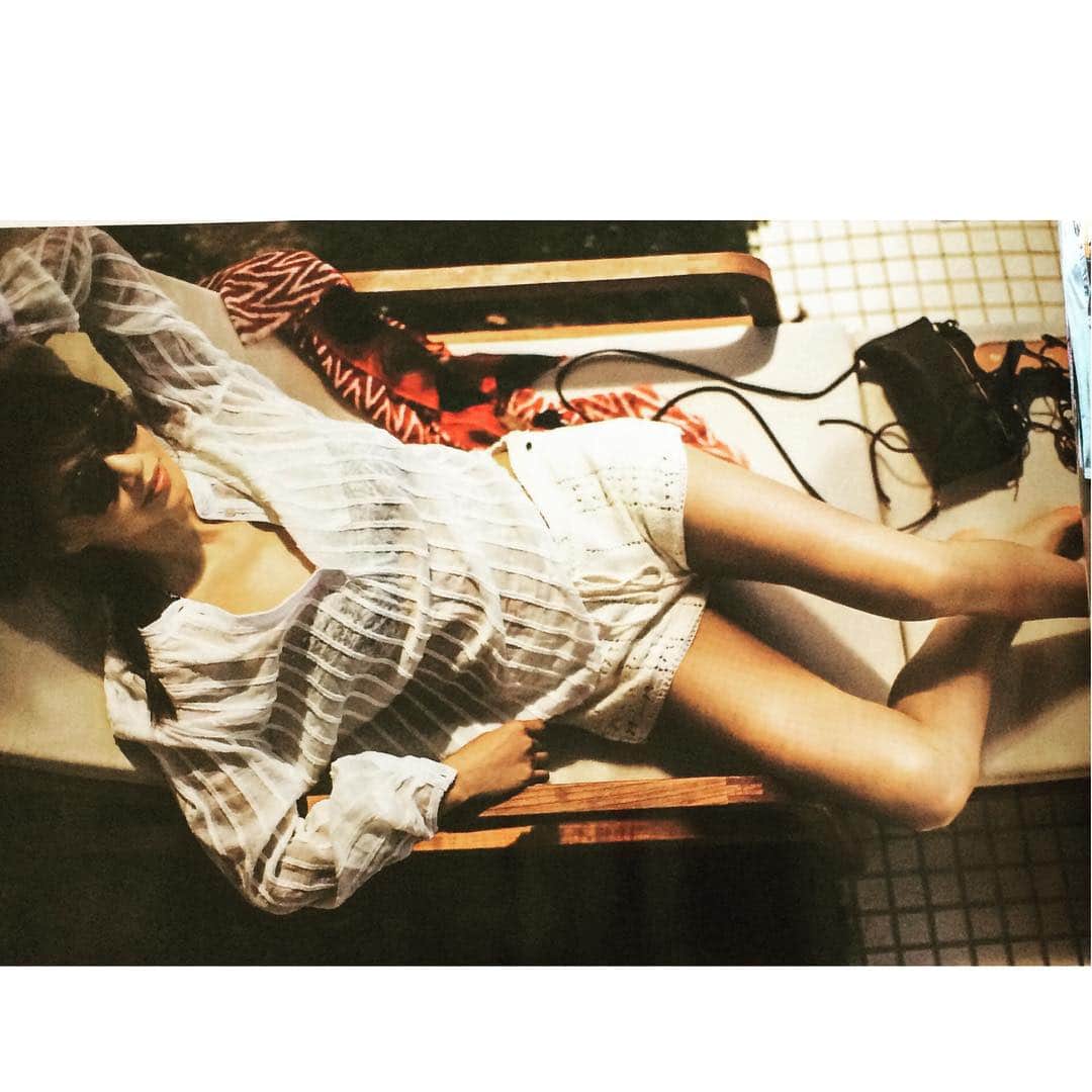 前田典子さんのインスタグラム写真 - (前田典子Instagram)「夏だ！水着だ！ アラフィフだって水着着るぞ！ でも、その上から服着るぞ！ そんなあなたに #水着の日に着る服  #HERS  #HERS 8月号 #マエノリ」7月22日 13時53分 - maenorichang