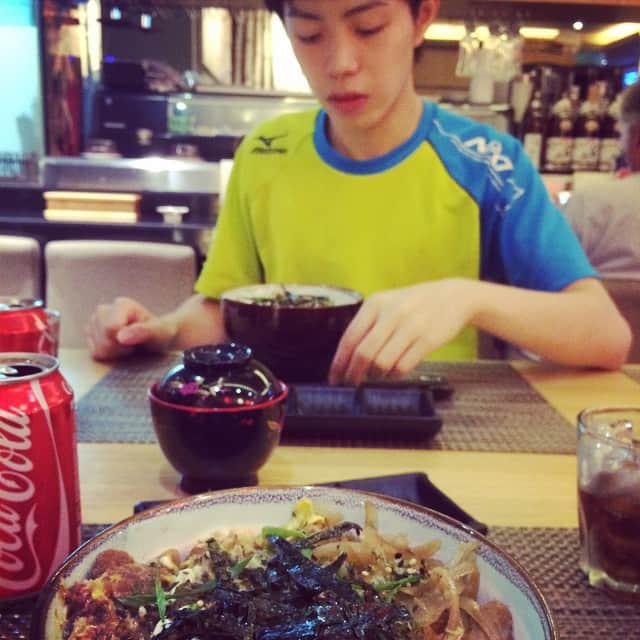 及川瑞基のインスタグラム：「マレーシアのホテルに日本料理屋あったから行ってみたらすごい美味しかった！ちなみにチキンカツ丼食べました笑#in Malaysia #chikenkatsudon#japanisch essen」