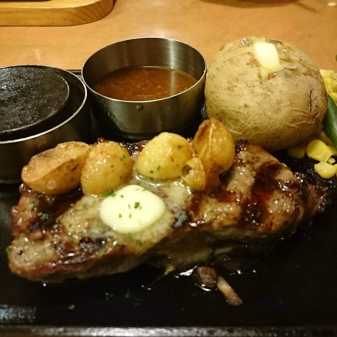 三宅大志のインスタグラム：「打ち合わせ開始なのです！」