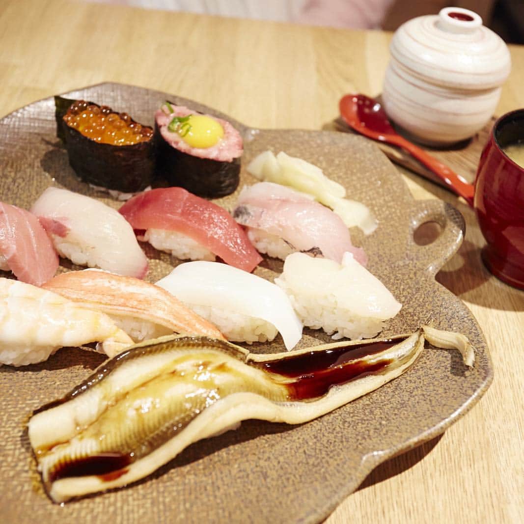 LIMOTAXI by tokyo-taxiのインスタグラム：「#sushi #sushibar #tokyotaxi #tokyo #limotaxi #limotaxitokyo」
