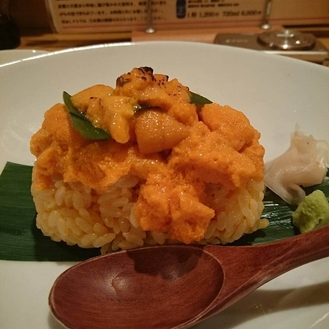 三宅大志のインスタグラム：「無敵のウニ丼頂きます！」
