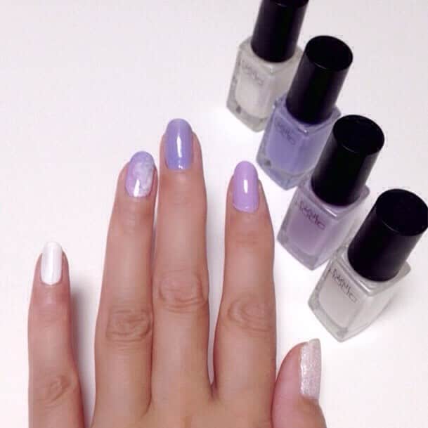 Nail Holicさんのインスタグラム写真 Nail Holicinstagram Color Coordinate パープル系が充実しているネイルホリックで薬指1本だけをマーブルにしてみました 親指はフローズンシュガーです 小指wt005 中指pu100 人差し指pu101 親指wt060 Nailholic Kose