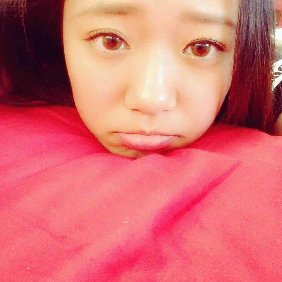 亀田姫月のインスタグラム：「眠たい。。。 #お昼寝タイム」