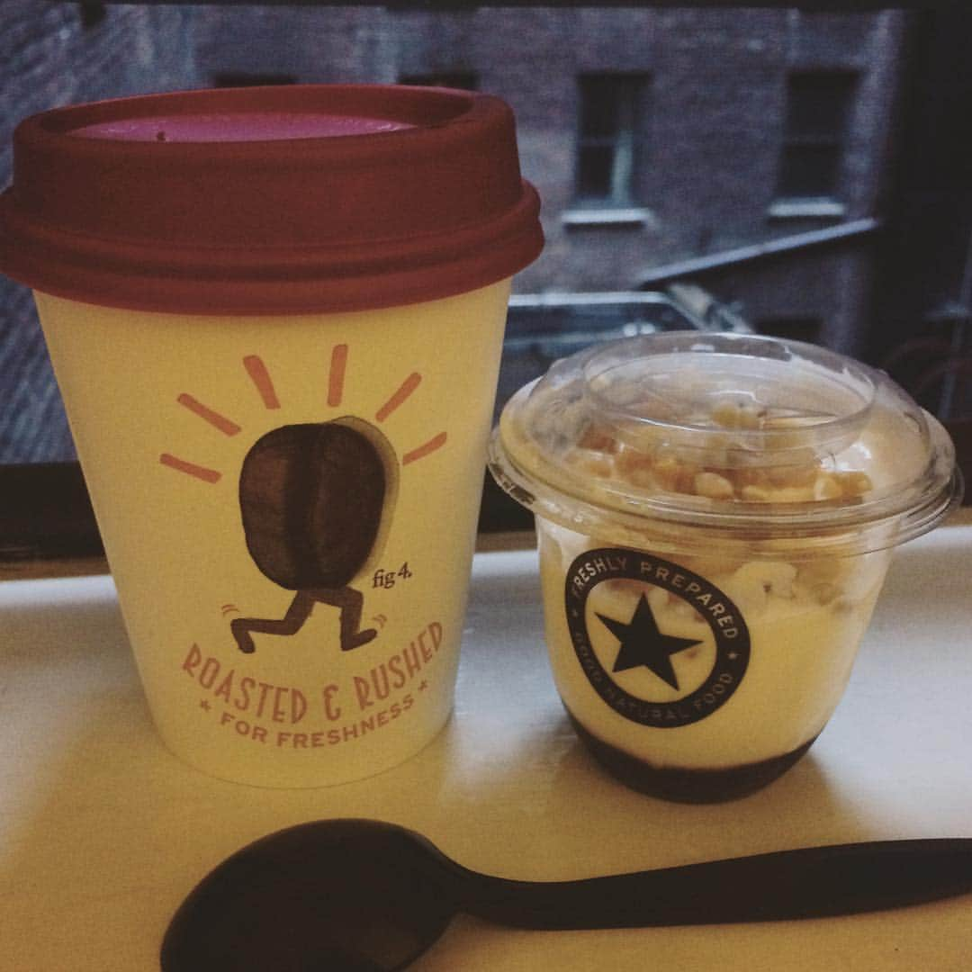 tae のインスタグラム：「Morning.  NY楽しい。#NYC #PRET #breakfast」