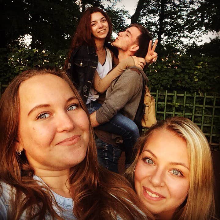 のインスタグラム：「#spb#happy#newfriends#хотьукоготолюбовь 😂😻💖」