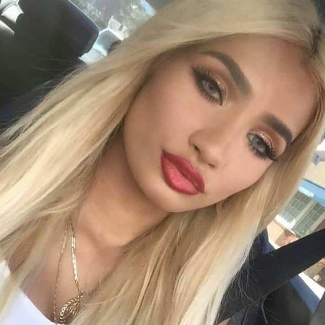 ピア・ミアのインスタグラム：「Fleeky💄💅 @princesspiamia #piamia」