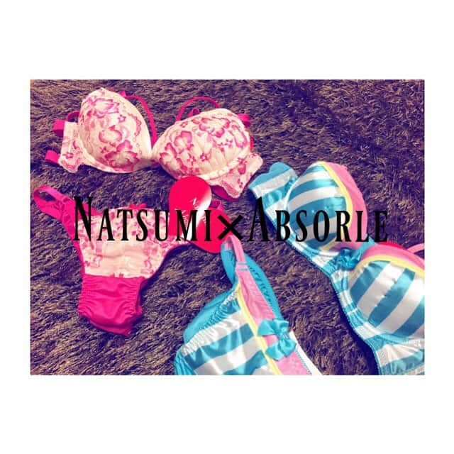 神田藍香さんのインスタグラム写真 - (神田藍香Instagram)「なつぅみちゃんコラボ Natsumi×Absorleの新作下着が届きました♡  Wパット入りのブラですごく盛れる下着☆ 上が¥1,600 下が¥900 値段もリーズナブルだからすごくオススメ🍒 109の2FのRuby to be!でも購入できるよ ⬇︎Absorle公式サイト⬇︎ （http://www.absorle.com/） 毎回ありがとうございます(*^^*) #lingerie#Natsumi×Absorle#Absorle #Rubytobe#109#present#happy #instagood#pink#Blue#f4f」8月27日 23時40分 - kaatan0522