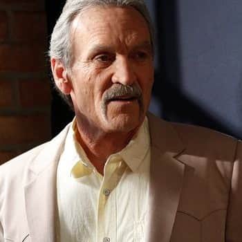 ミューズ・ワトソンのインスタグラム：「Good old mike franks 🙋#mikefranks」