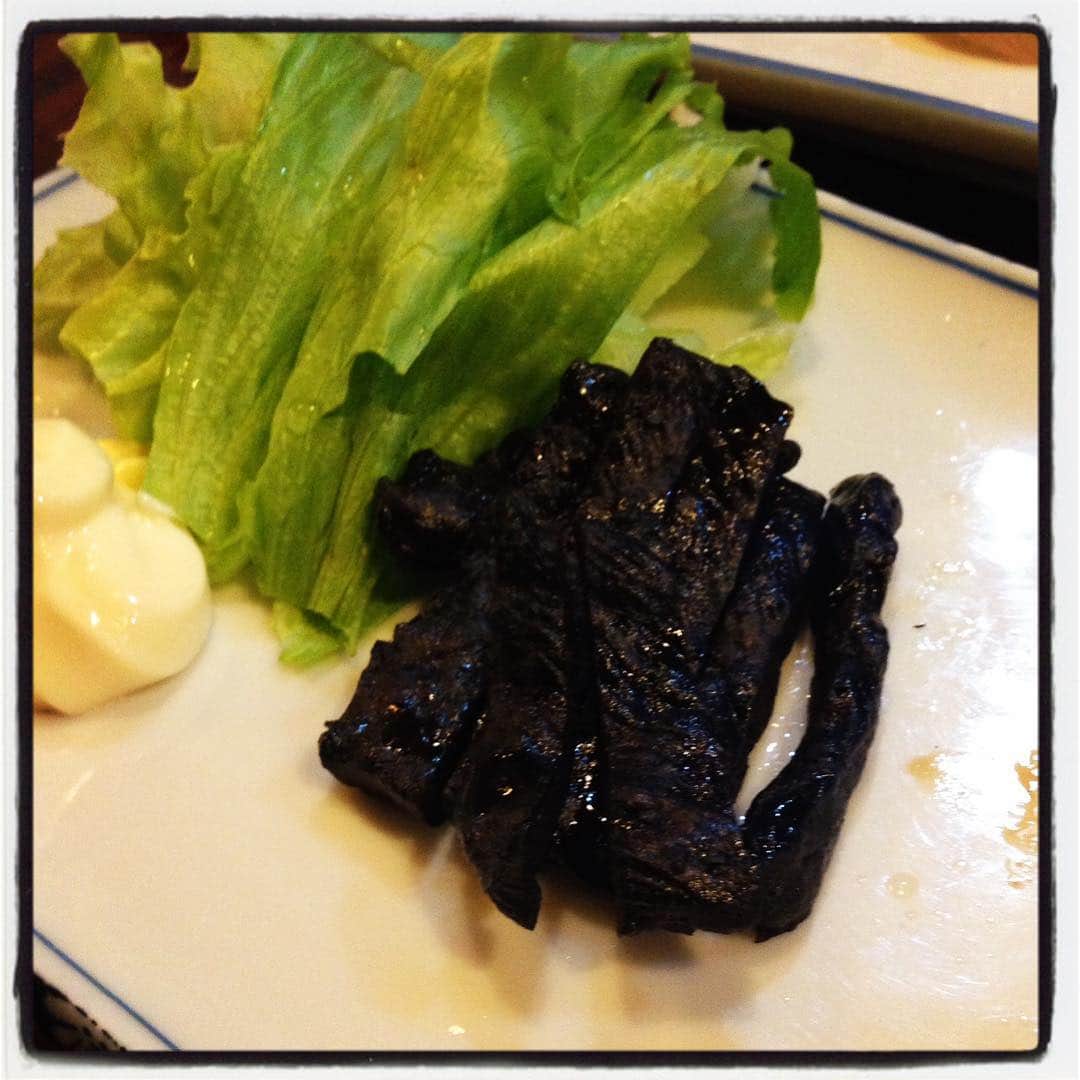 柳下毅一郎さんのインスタグラム写真 - (柳下毅一郎Instagram)「クジラのタレ。美味い！」8月7日 19時08分 - garth_y