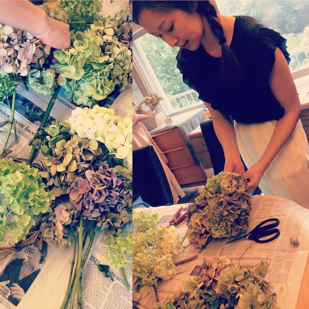笛木優子のインスタグラム：「リース作り😘💕💐✨ たまには女の子らしいこともするぜ😁」