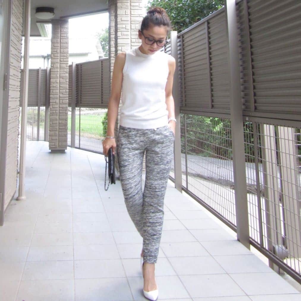 bemiのインスタグラム：「ご近所をブラリ〜♪…今日のワタシ☺︎ #fashion#coordinate#ZARA」