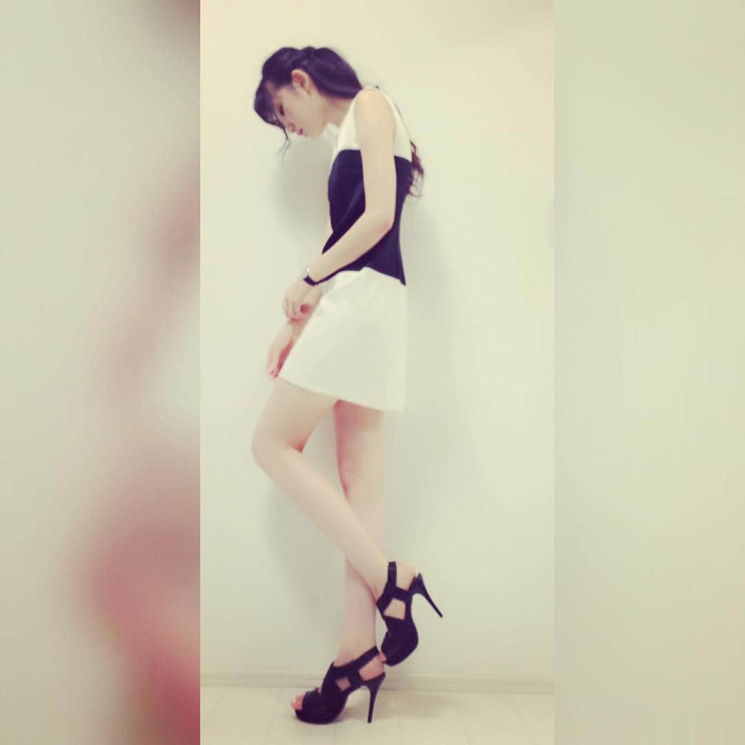 黒田瑞貴さんのインスタグラム写真 - (黒田瑞貴Instagram)「今日はお呼ばれ仕様になってます。  #party #Fashion #simple #monotone」8月10日 21時26分 - kurodamizuki_
