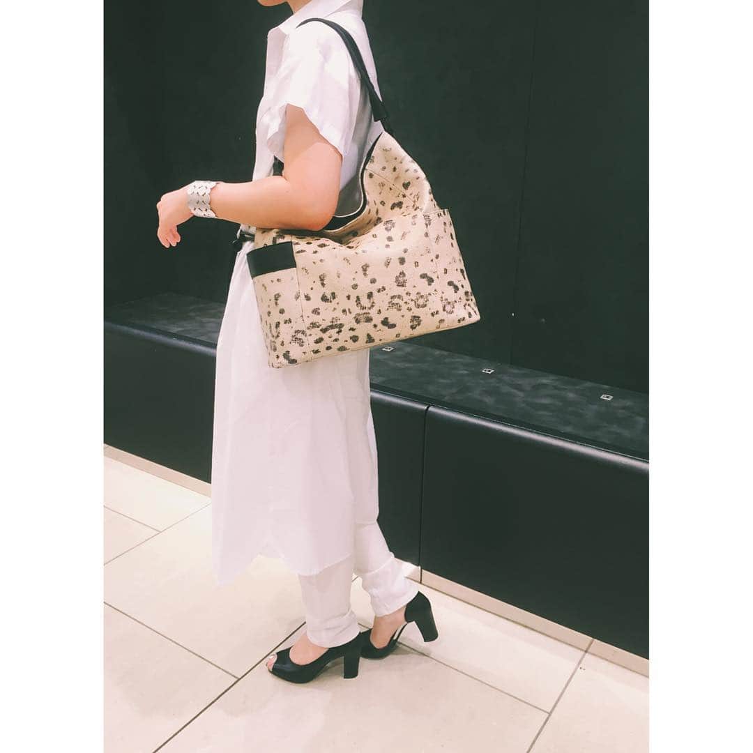 ヒロコハヤシさんのインスタグラム写真 - (ヒロコハヤシInstagram)「△▼△▼△▼△ 2015AW Collection 〈PROLOGO〉shoulder bag  #hirokohayashi#prologo#shoulder#bag#new#arrival#fashion#follow#ヒロコハヤシ#プロロゴ#ショルダーバッグ#新作#コーディネート#2015aw」8月12日 18時27分 - hiroko_hayashi_official