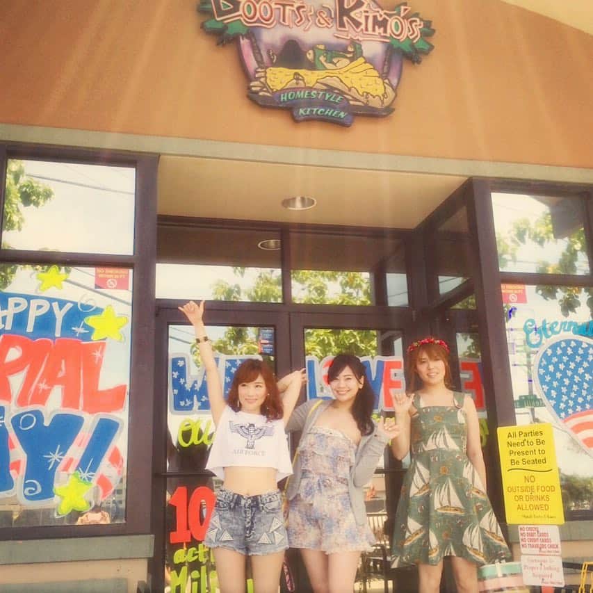 重盛さと美さんのインスタグラム写真 - (重盛さと美Instagram)「乗馬の後👉ブーツ&キモズ😋🍴 #ハワイにしかない #東京に絶対できないらしい #パンケーキ」8月12日 21時09分 - satomi_shigemori