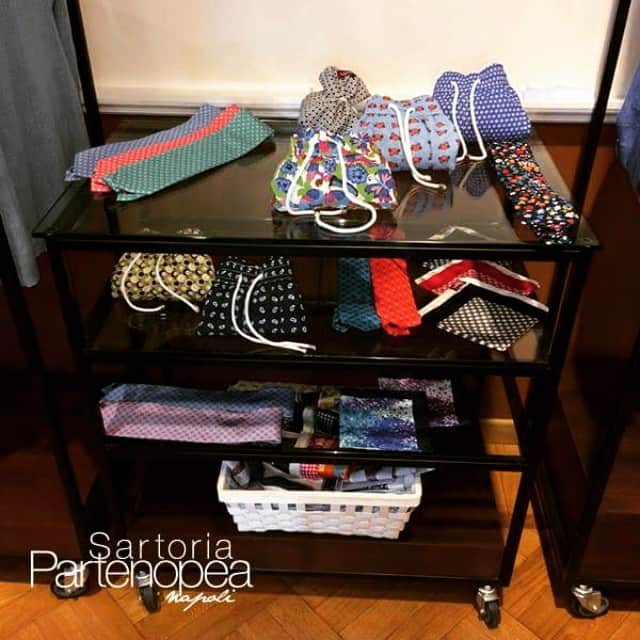 サルトリアパルテノペアさんのインスタグラム写真 - (サルトリアパルテノペアInstagram)「Complete your summer with style and personality... #SartoriaPartenopea #showroom #italiandesign #manswear #modauomo #madeintaly #naples #man #sumisura #handmades #fashion #charming #casual #chic #dandy #sartoria #tailormade」8月14日 18時50分 - sartoriapartenopea