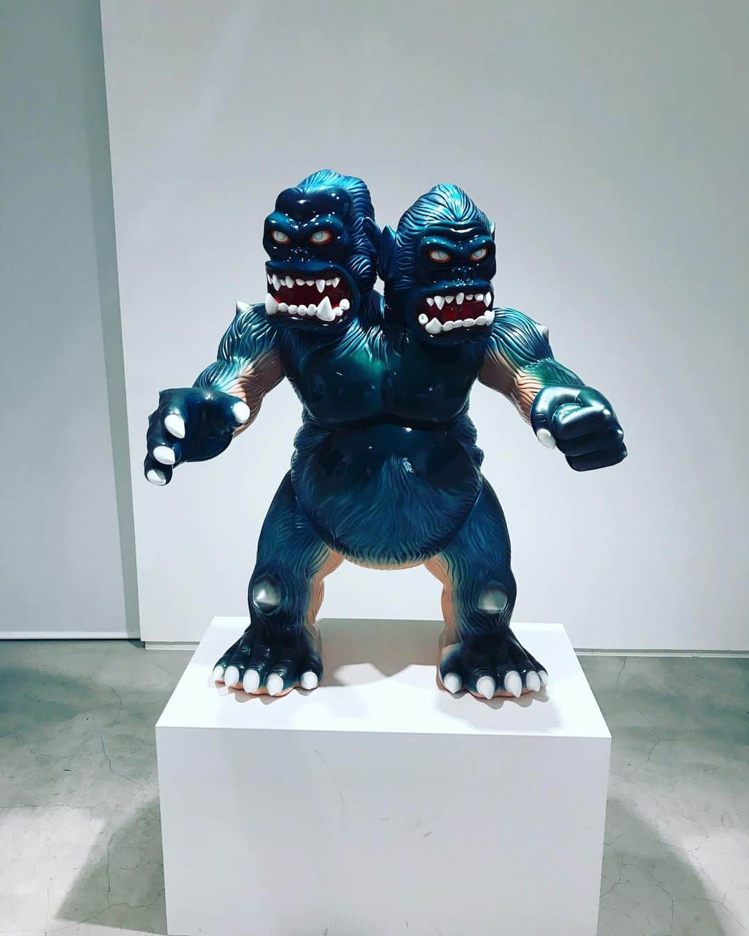 進祐哉さんのインスタグラム写真 - (進祐哉Instagram)「🎊✨🦍✨🎊  ソフトビニールの怪獣展2021と2017  #hxs #hxsxkx」12月8日 22時02分 - susumu.0114
