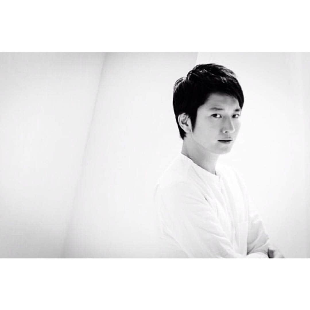 のインスタグラム：「#osamumukai #mukaiosamu #向井理 #japanese #actor #model」