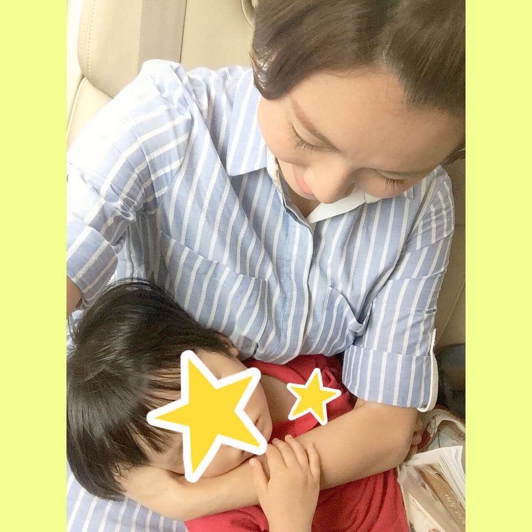 Hiroe Hiranoさんのインスタグラム写真 - (Hiroe HiranoInstagram)「甥っ子が膝の上で寝てくれて、癒されちう❤️ 家族タイムでのんびり過ごしてます。  #子供かわいすぎ #そろそろわたしもw #甥っ子LOVE」8月17日 17時06分 - hiroe_hirano