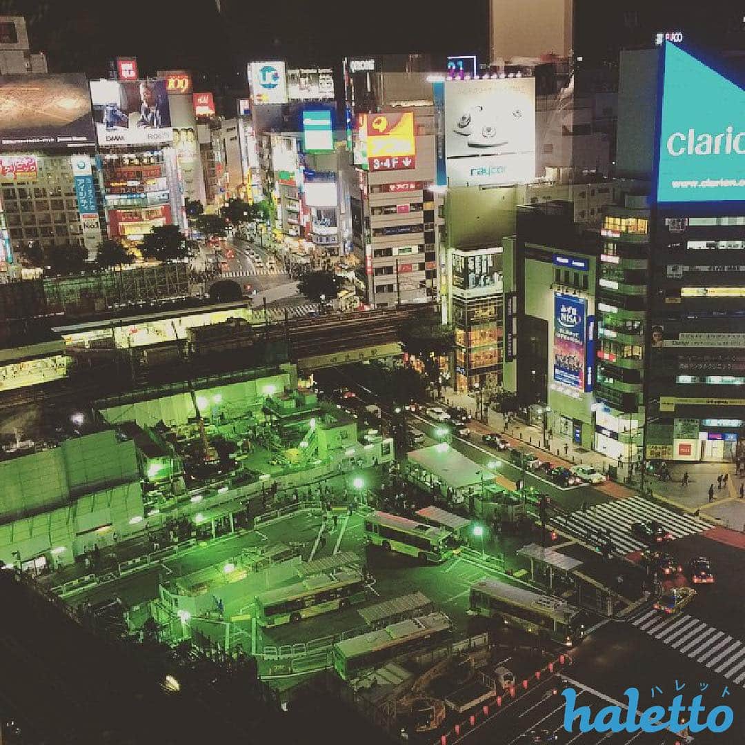 haletto編集部のインスタグラム：「「#東京のここが好き」キャンペーン【CHINTAI賞】に @seiko_0521様のお写真を選ばせていただきました！✨🎉🗼おめでとうございます！  CHINTAI編集部さんからのコメントです！  見慣れた渋谷駅前がヒカリエからこんな風に見えるなんて！実はこの街並み、駅周辺の大改修により見られなくなる日が来るとか。生まれ変わる前の渋谷を収めた貴重な1枚！どこか寂しさもありますが、これからも進化し続ける東京にワクワクしますね！  素敵なお写真ありがとうございました！✨📷😌@seiko_0521様には後ほどダイレクトメッセージでご連絡させていただきます！  #東京のここが好き #東京の魅力再発見 #こんな東京が好き #東京風景 #tokyomoyo #tokyolife #tokyo #東京 #はれっと #haletto」