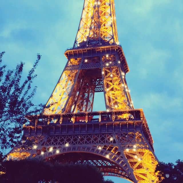 西山由のインスタグラム：「La Tour Eiffel, à 21 heures.」