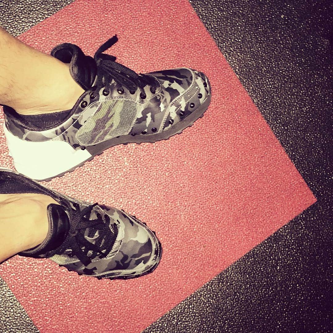 RYOさんのインスタグラム写真 - (RYOInstagram)「お靴。#OnitsukaTiger #履いた初日に傷つく #うっ」8月20日 21時54分 - deep_ryo