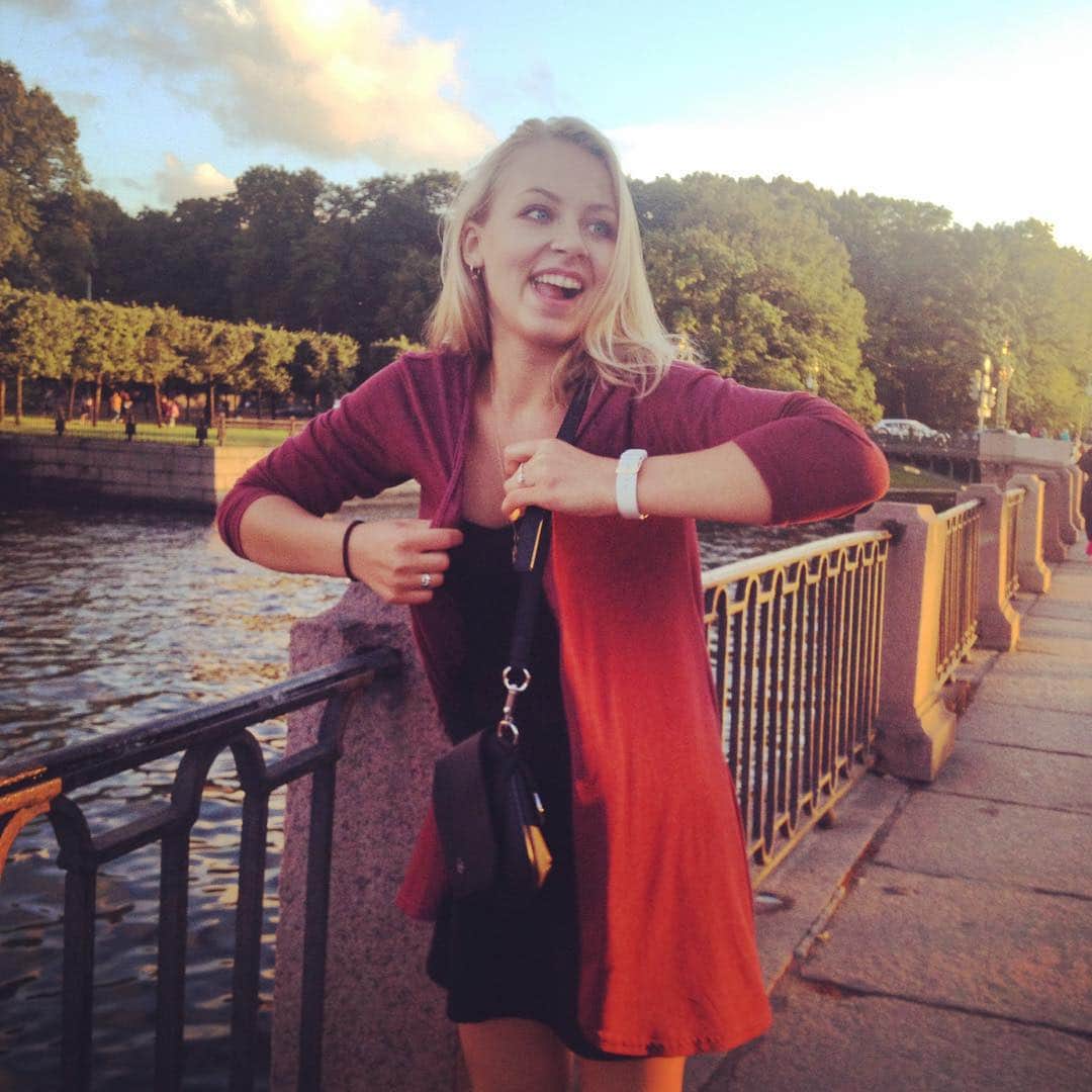ダリア・ベクレミシェワ のインスタグラム：「О да, это я😂💃🏼 очень соскучилась @elizavetasheludneva , хочу обратно😣」