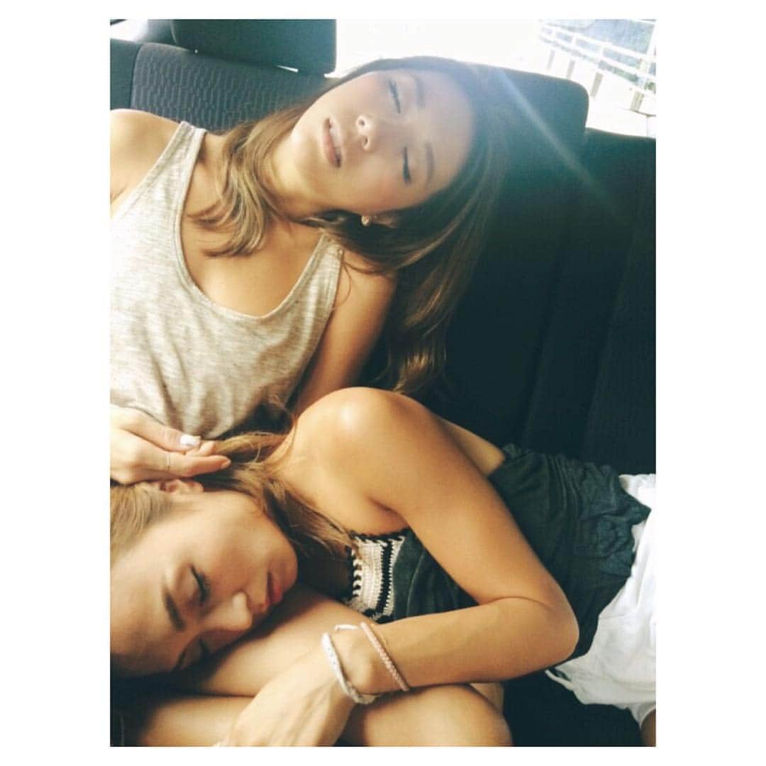 里見茜さんのインスタグラム写真 - (里見茜Instagram)「沢山遊んだこの夏の終わりも近づいてきてる。少し寂しいけど来月はハワイが待ってるから頑張れる♡  オラフの声を聞くと元気が出る🌴🌴🌴 #honuandmonkey #hawaii #life #luv #オラフ#fam」8月24日 15時34分 - satomiakane