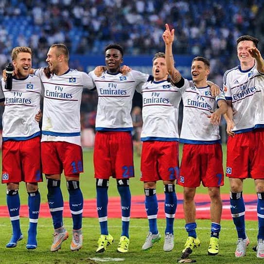 のインスタグラム：「1 Sieg im Volksparkstadion 💪🏻 Danke für die super Unterstützung.!! #unglaublicheFan #Mannschaft #HSV #fun #Volkspark」